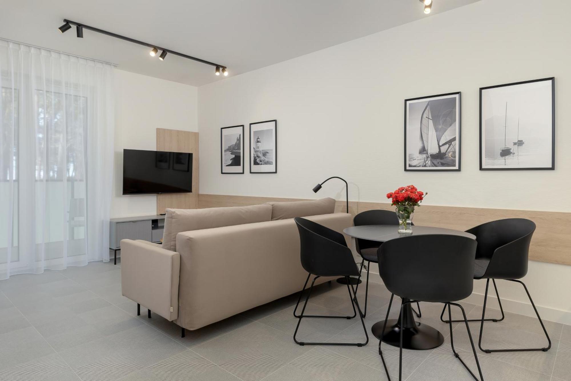 Aquamarina Dabki Marina Invest Aparthotel Buitenkant foto