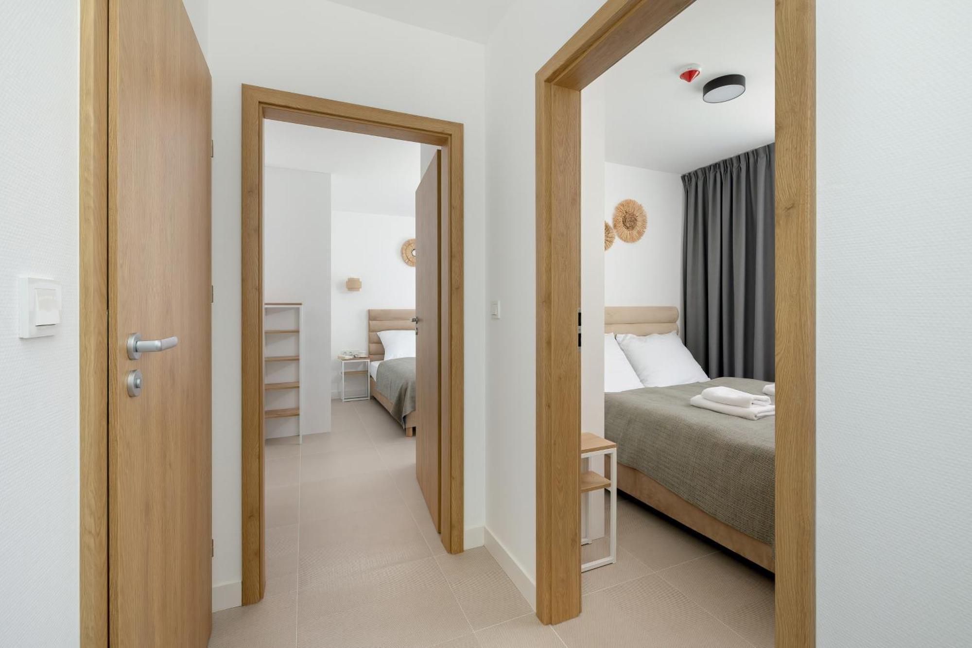 Aquamarina Dabki Marina Invest Aparthotel Buitenkant foto