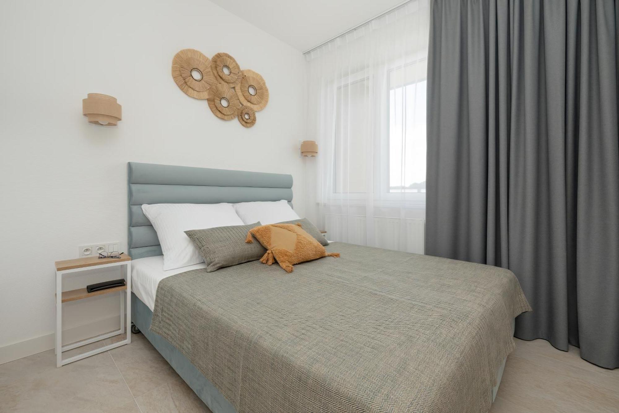 Aquamarina Dabki Marina Invest Aparthotel Buitenkant foto