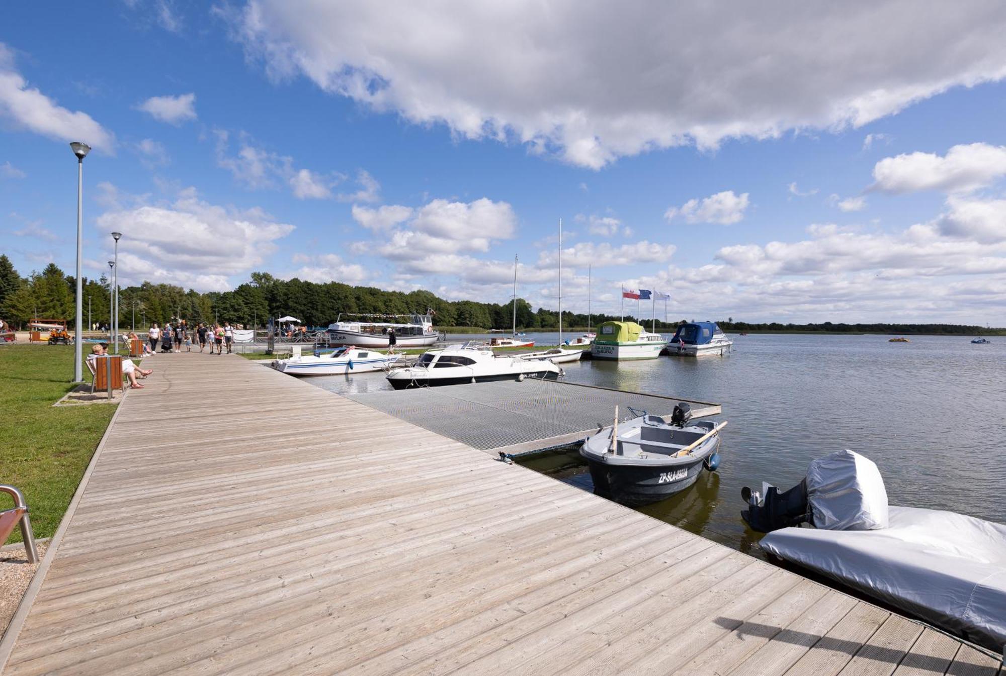 Aquamarina Dabki Marina Invest Aparthotel Buitenkant foto